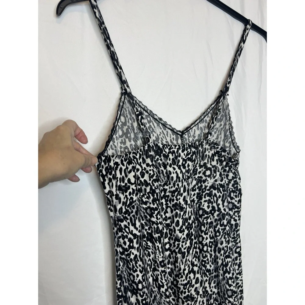 Delta Burke Women's‎ Size 1X Black & White Animal Print Babydoll Gown and Robe